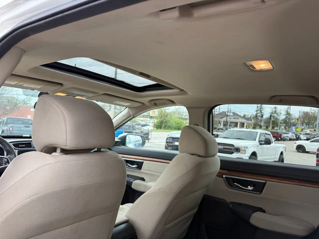 Used 2017 White Honda EX image 23