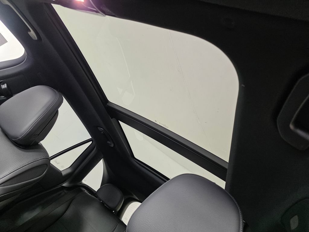 New 2026 MANUFAKTUR Alpine Grey Mercedes-Benz GLC 300 image 26