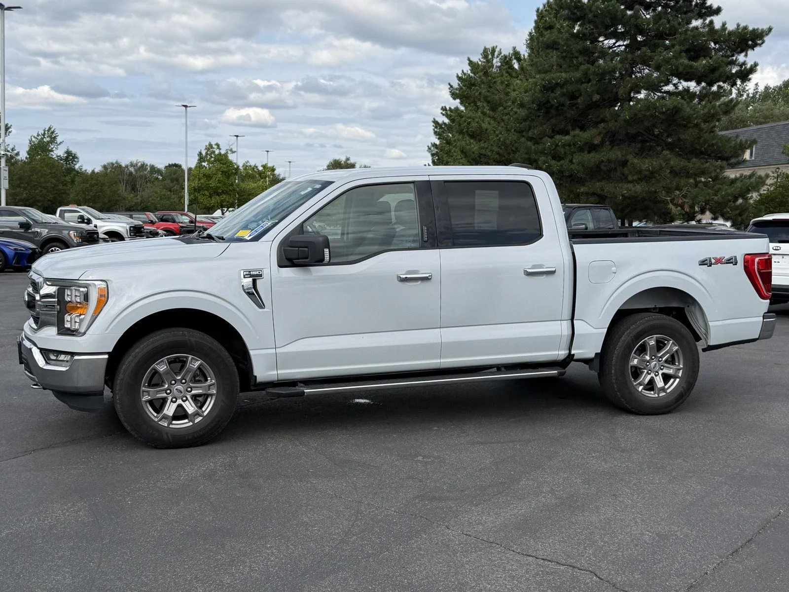 Used 2021 Space White Ford XLT image 4