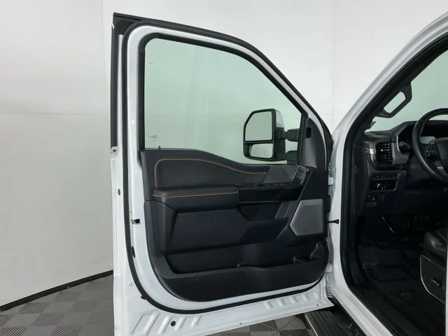 Used 2023 White Metallic Ford Platinum image 16