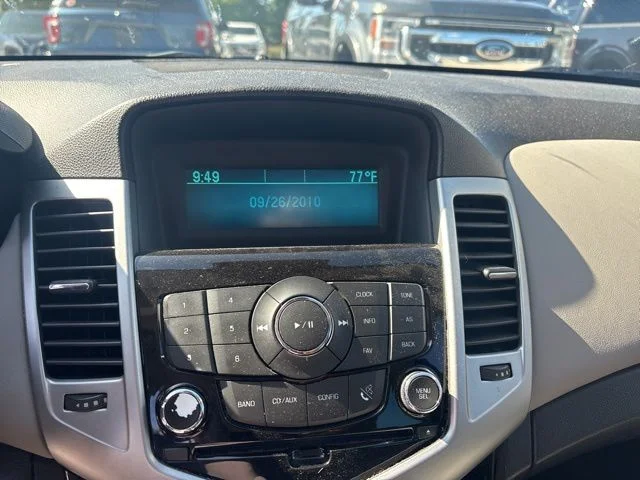Used 2016 White Chevrolet 1LT image 12