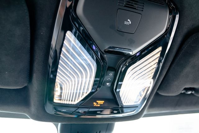 Used 2022 Black Sapphire Metallic BMW xDrive40i image 29