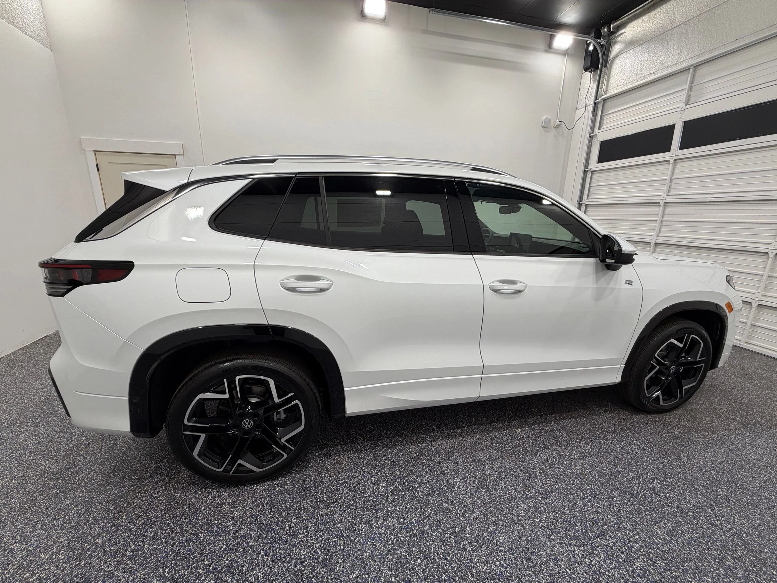New 2026 White Volkswagen SEL R-Line Turbo image 7