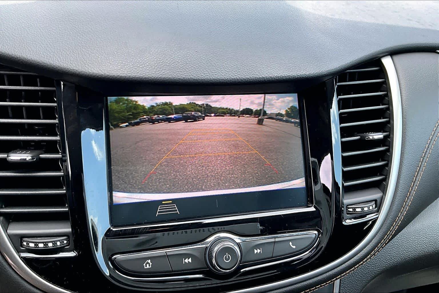 Used 2020 Silver Ice Metallic Chevrolet LT image 26