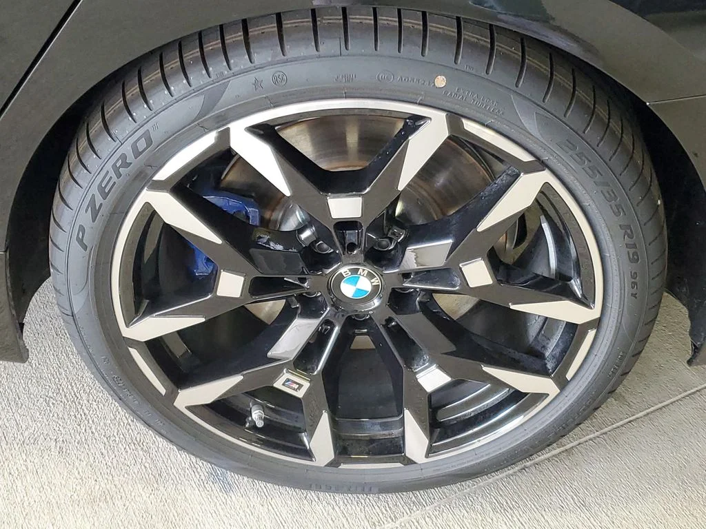 Used 2026 Black Sapphire Metallic BMW 330i image 5