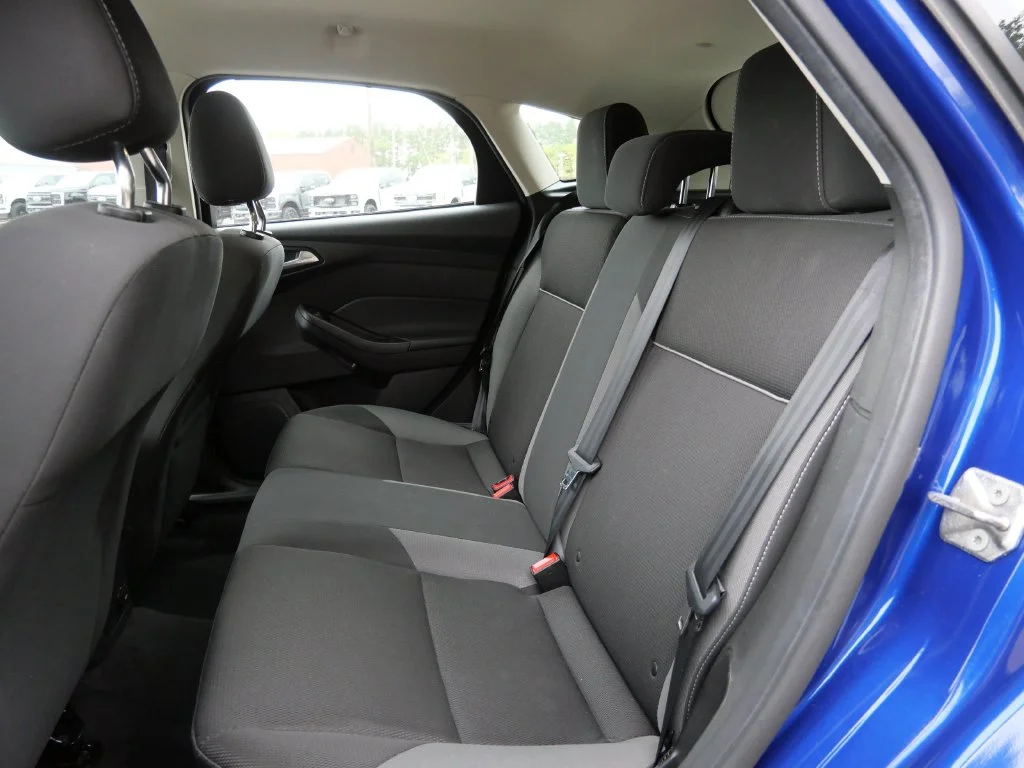 Used 2012 Blue Ford SE image 14