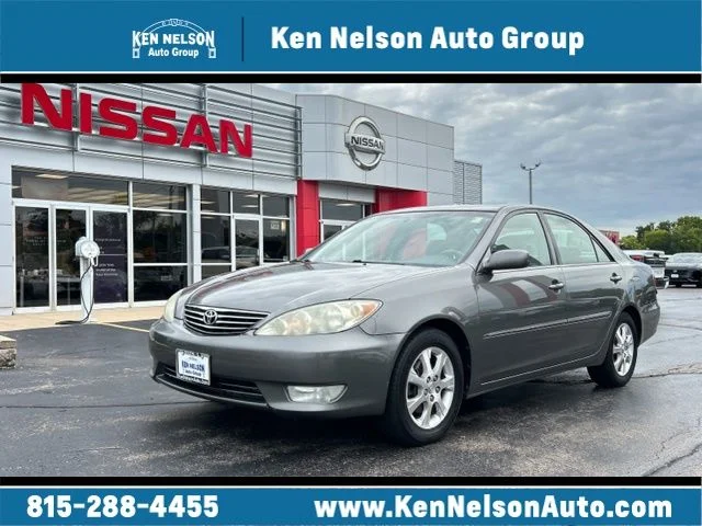 Used 2005 Phantom Gray Pearl Toyota XLE image 1