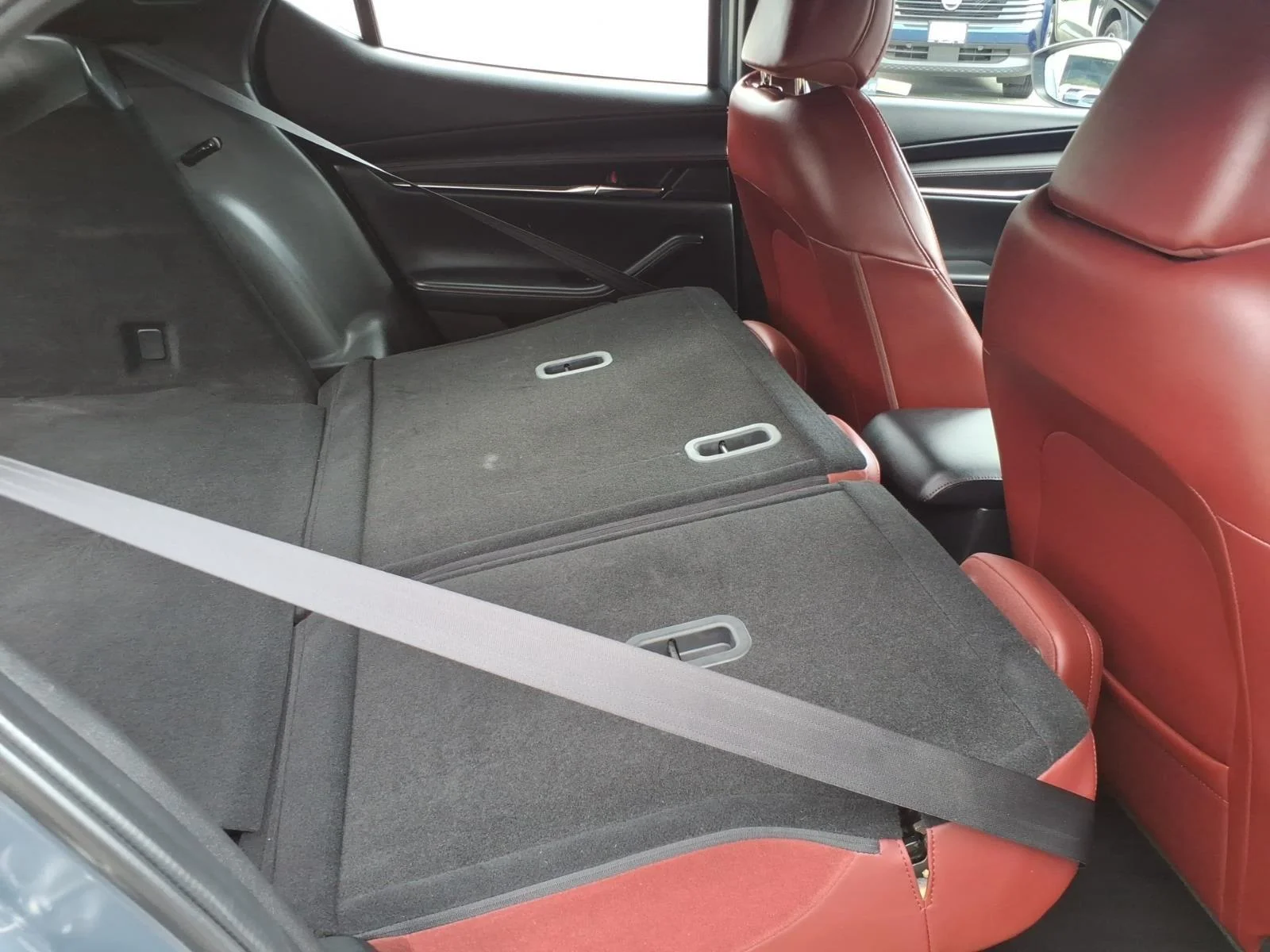 Used 2022 Polymetal Gray Metallic Mazda Carbon Edition image 23