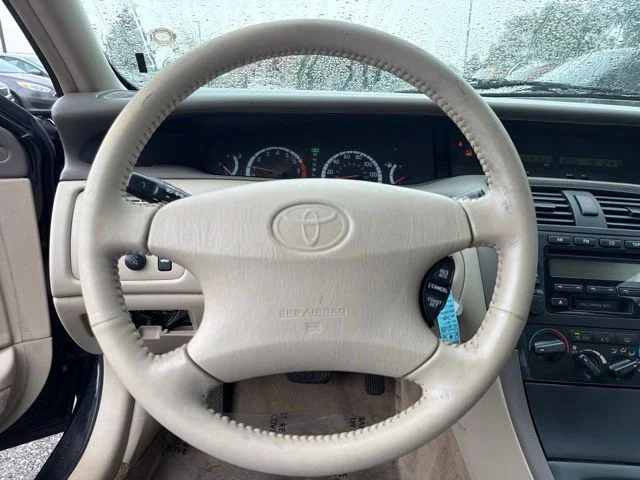 Used 2001 Black Toyota  image 10