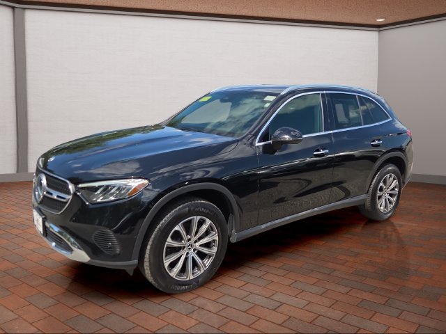 Used 2024 Black Mercedes-Benz GLC 300 image 25