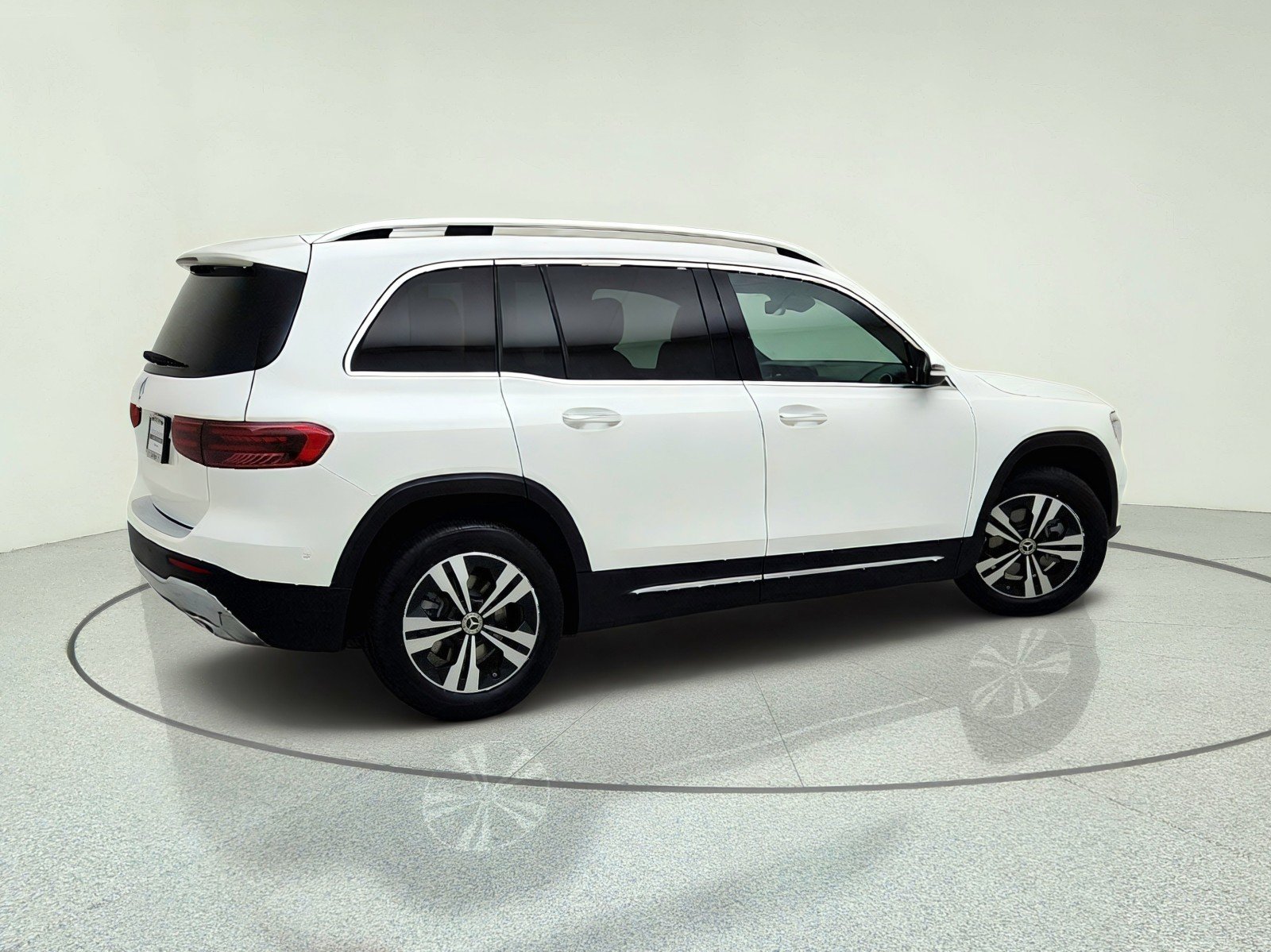 Certified Used 2026 Polar White Mercedes-Benz GLB 250 image 8