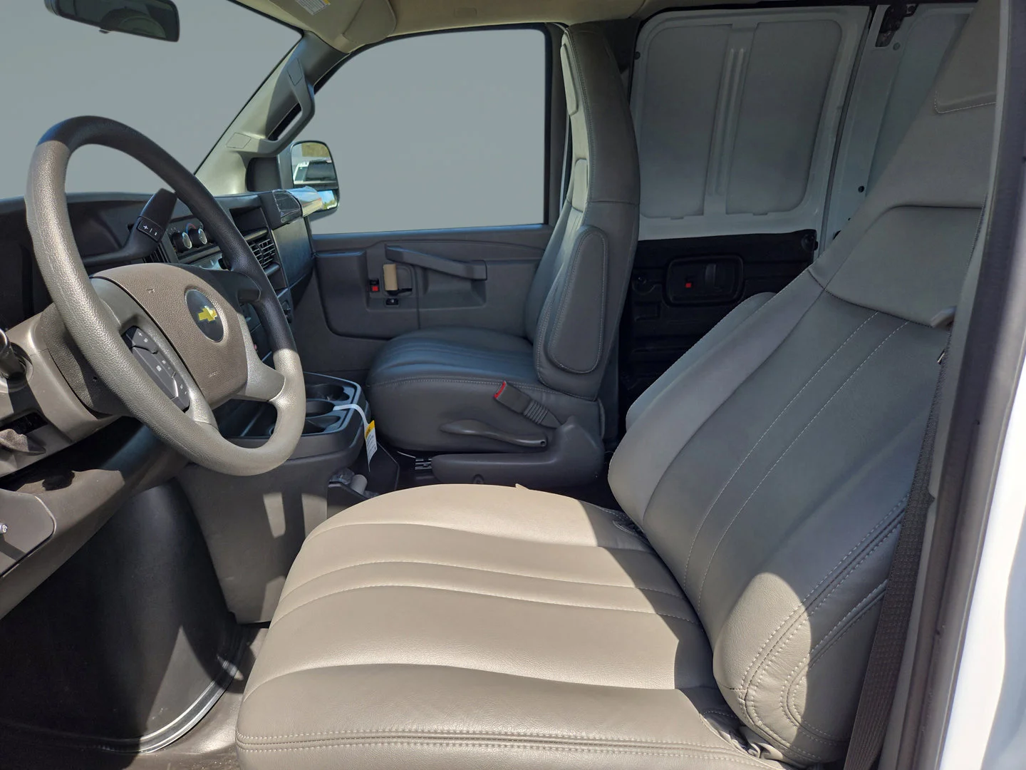 2025 Chevrolet Express Cargo Work Van - Photo 12