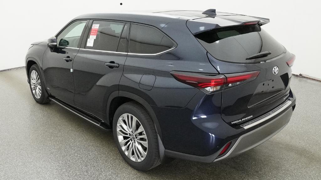 2026 Toyota Highlander Platinum - Photo 13