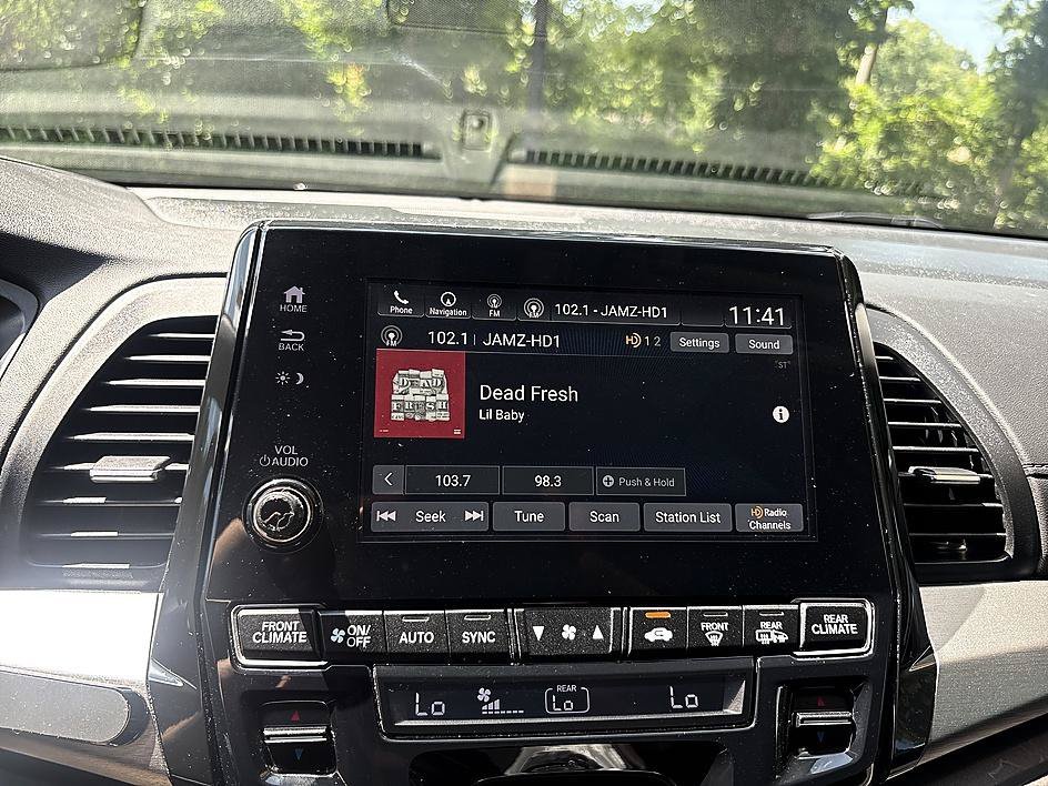 Used 2019 Lunar Silver Metallic Honda EX-L image 17