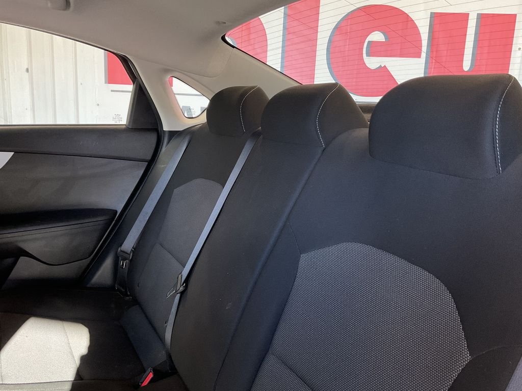 Used 2023 White Kia LXS image 28