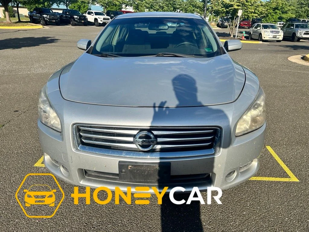 Used 2012  Nissan 3.5 S image 1