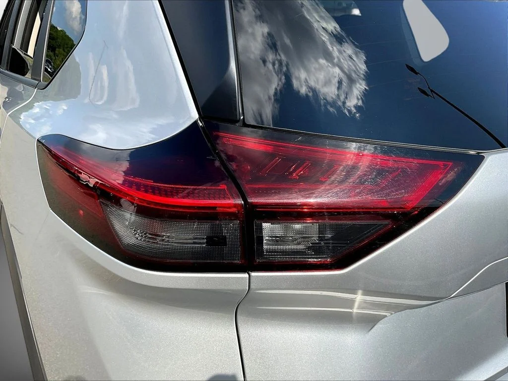 Used 2024 Silver Nissan S image 23