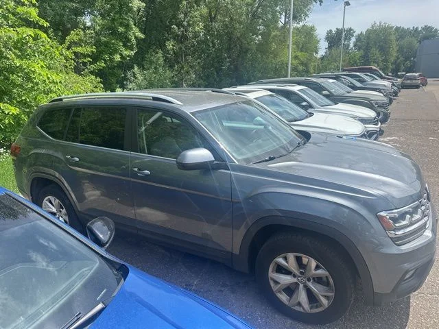 Used 2019 Volkswagen Atlas SE with VIN 1V2LR2CA3KC511155 for sale in Inver Grove Heights, Minnesota