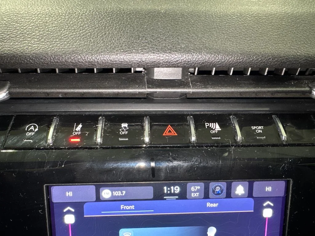 Certified Used 2023 Diamond Black Crystal Pearlcoat Jeep Laredo image 27