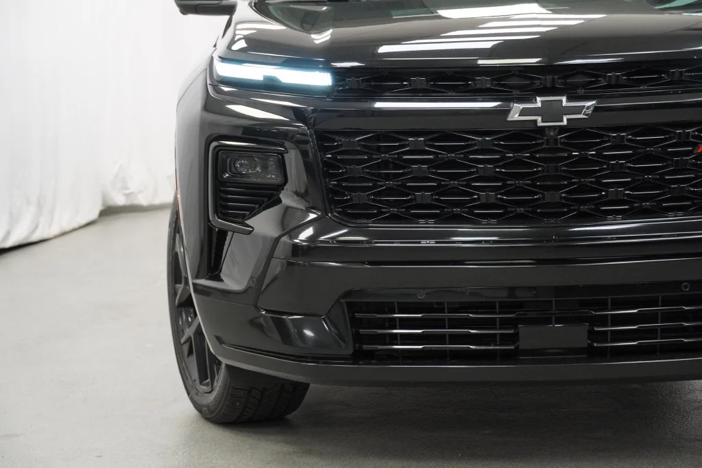Used 2024 Mosaic Black Metallic Chevrolet RS image 38