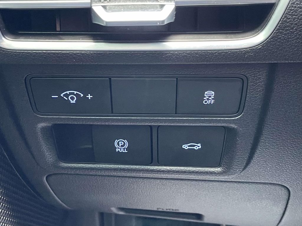 Certified Used 2024 Black Hyundai SEL image 18