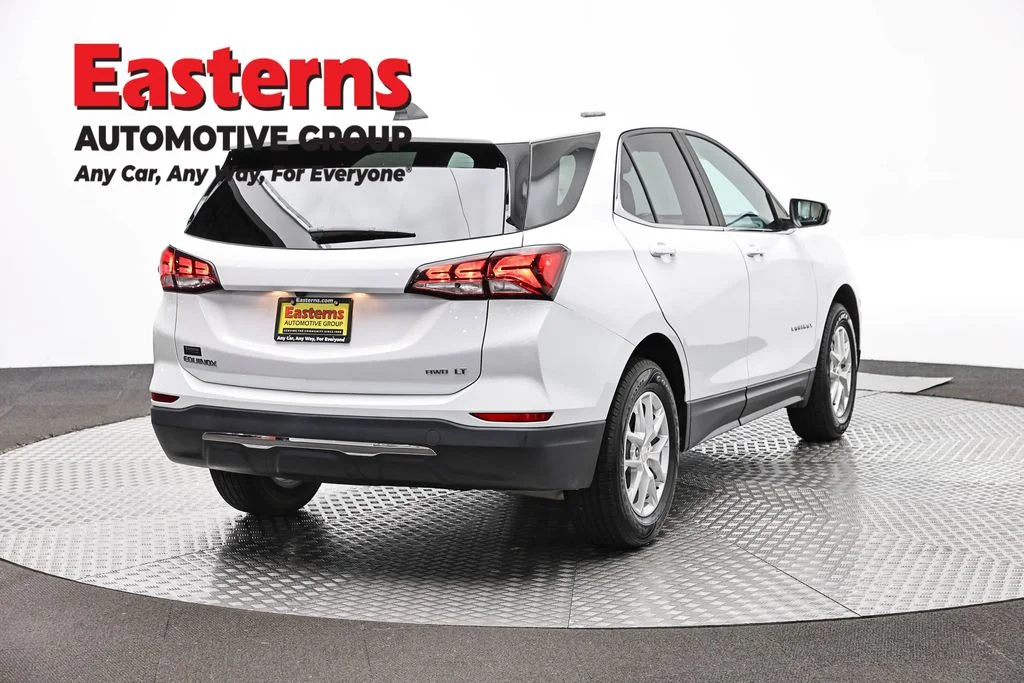 Used 2022 White Chevrolet LT image 5