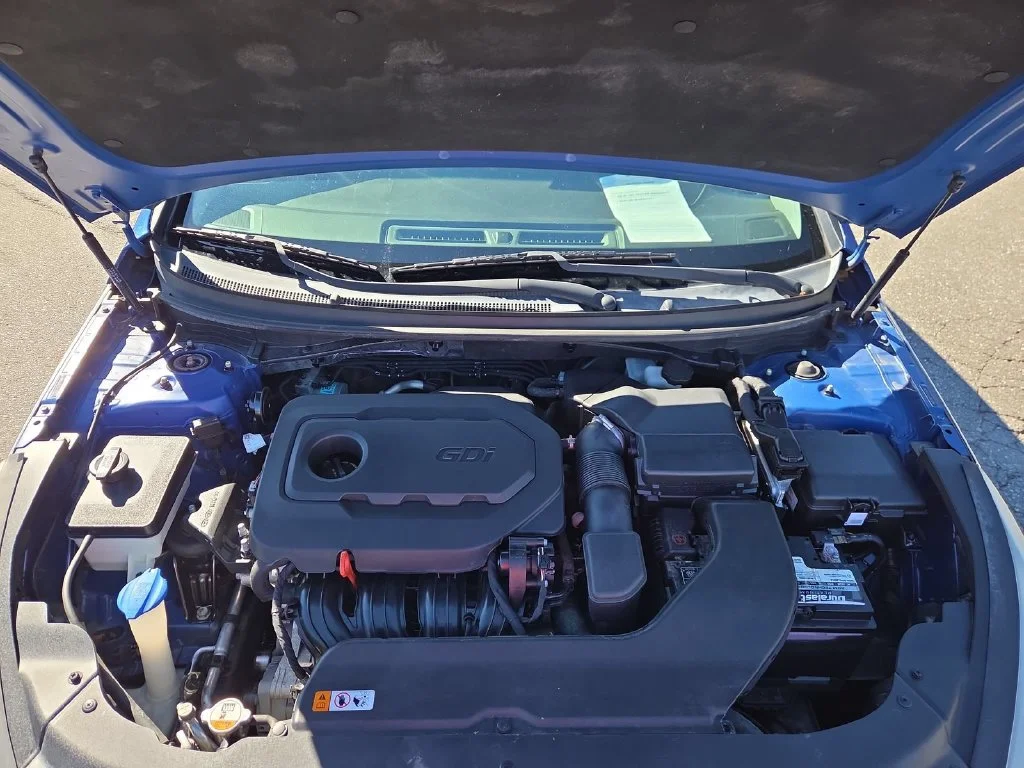 Used 2015 Blue Hyundai SE image 22