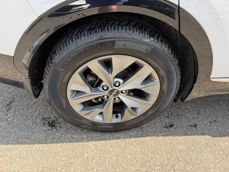 Used 2023 Gray Kia SX image 19