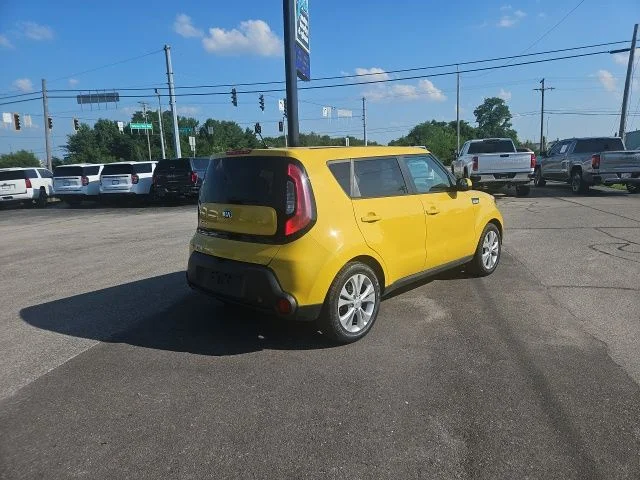 Used 2015 Yellow Kia Plus image 6