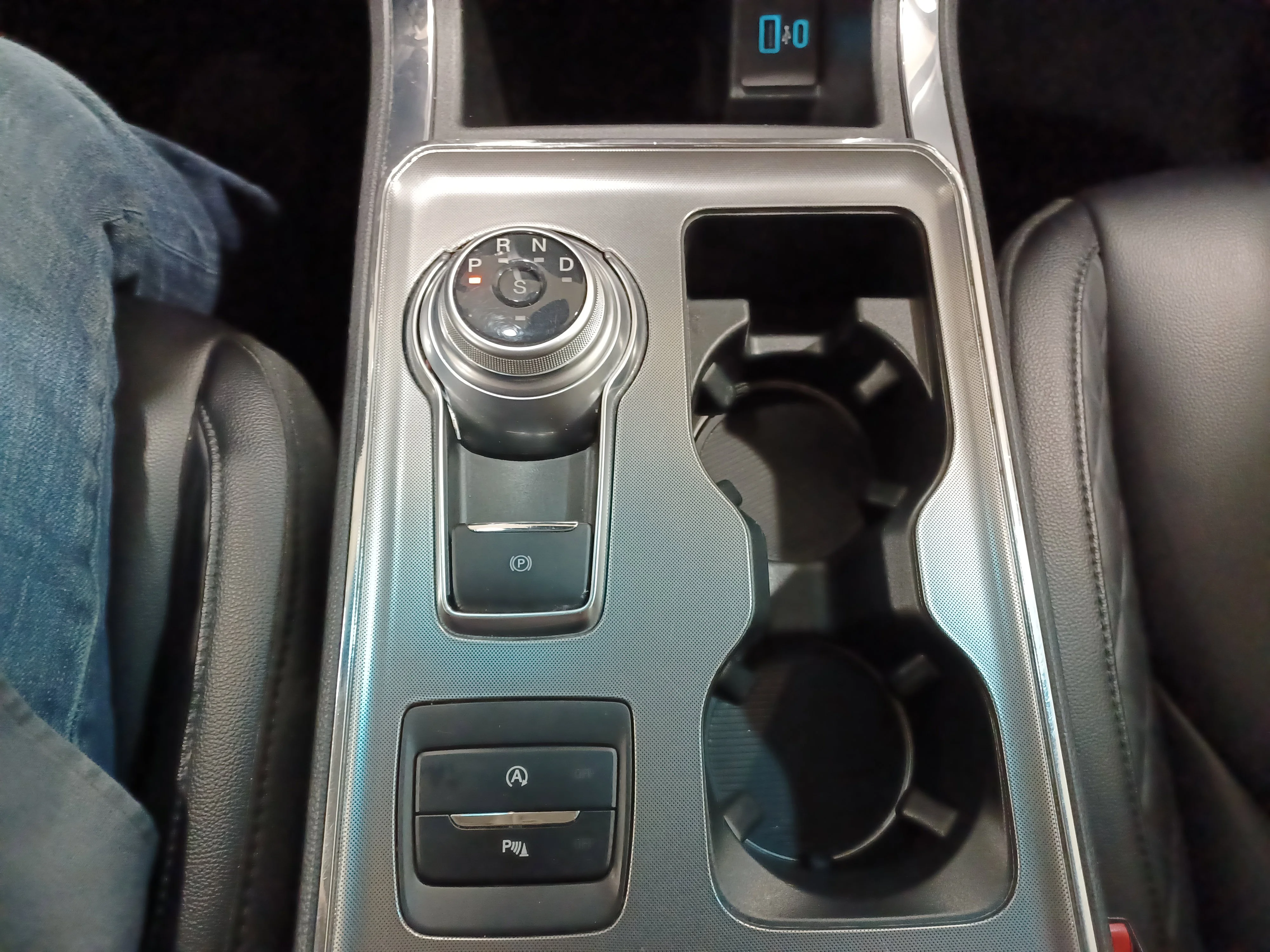 Certified Used 2024 Carbonized Grey Metallic Ford Titanium AWD*Remote Start | Nav | Htd Leather | Blind Spot Detection | Park Assist | Bang & Olufsen® image 18