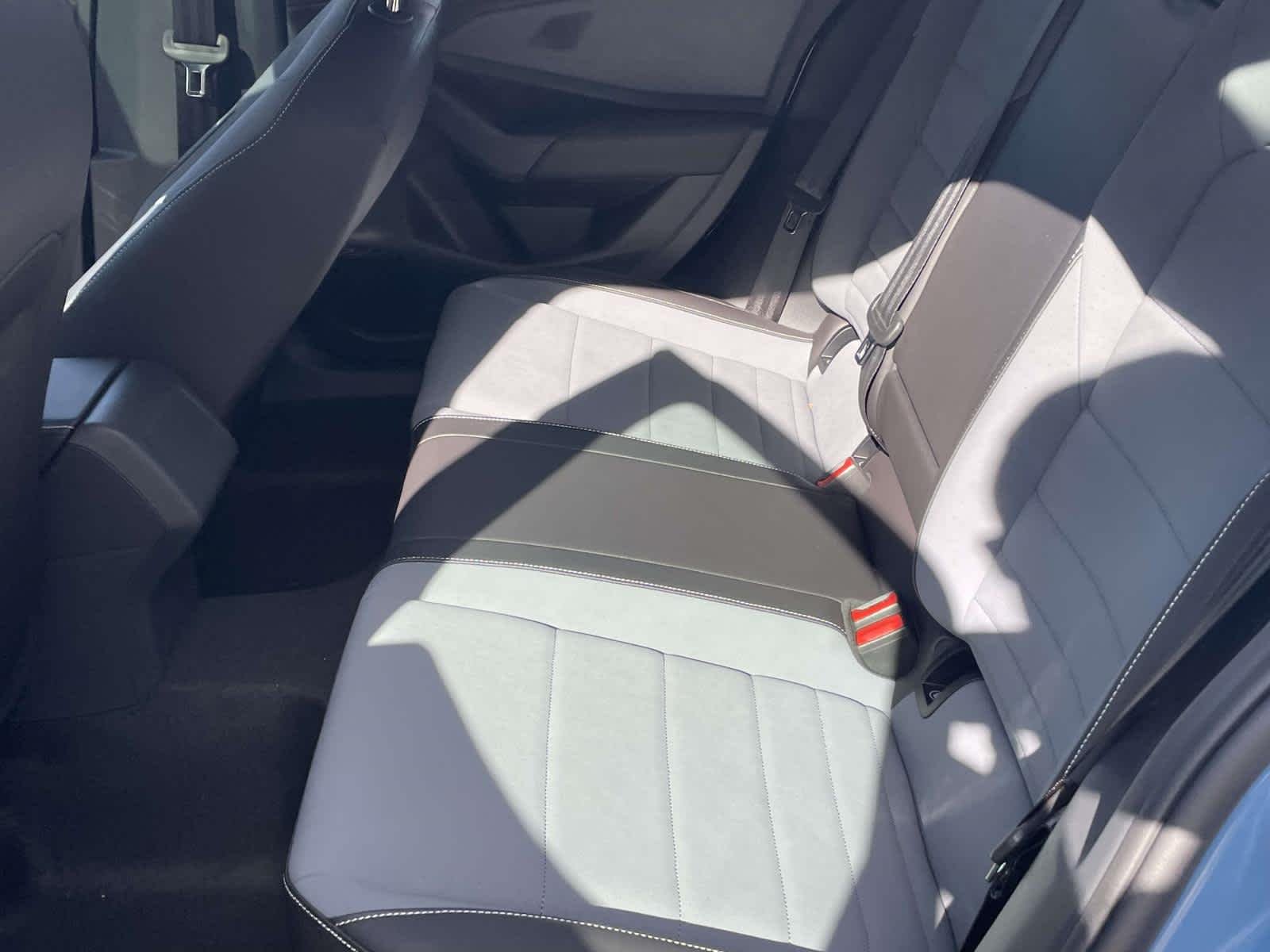 New 2027 MONTEREY BLUE PEARL Volkswagen SE image 17