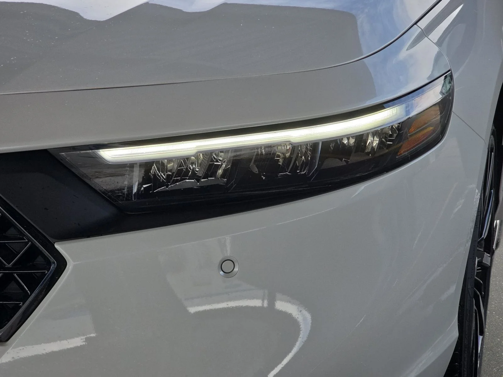New 2026 Platinum White Pearl Honda Touring image 30