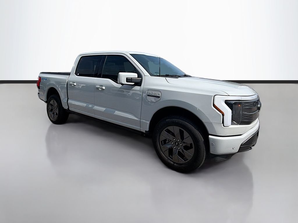 Used 2023 Avalanche Ford Lariat image 3