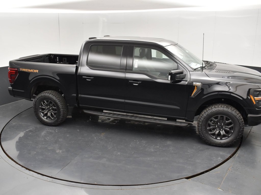 New 2026 Agate Black Metallic Ford Tremor® image 31