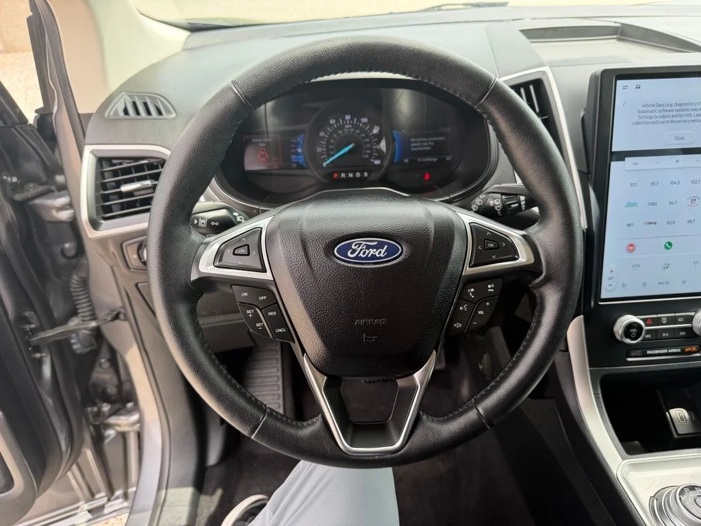 Used 2024 Gray Ford SEL image 15