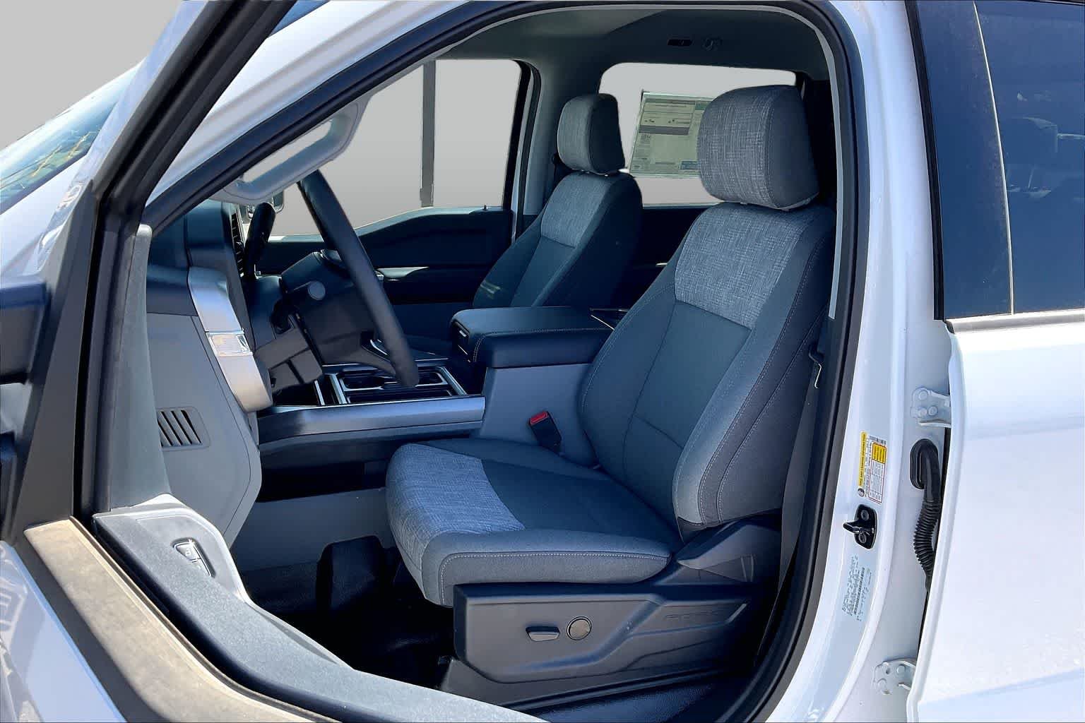New 2026 Oxford White Ford F-350® XLT image 9