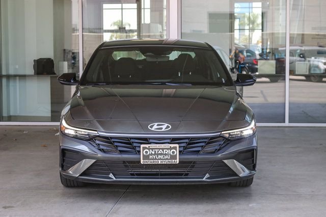 Certified Used 2025 Gray Hyundai SEL Sport image 4