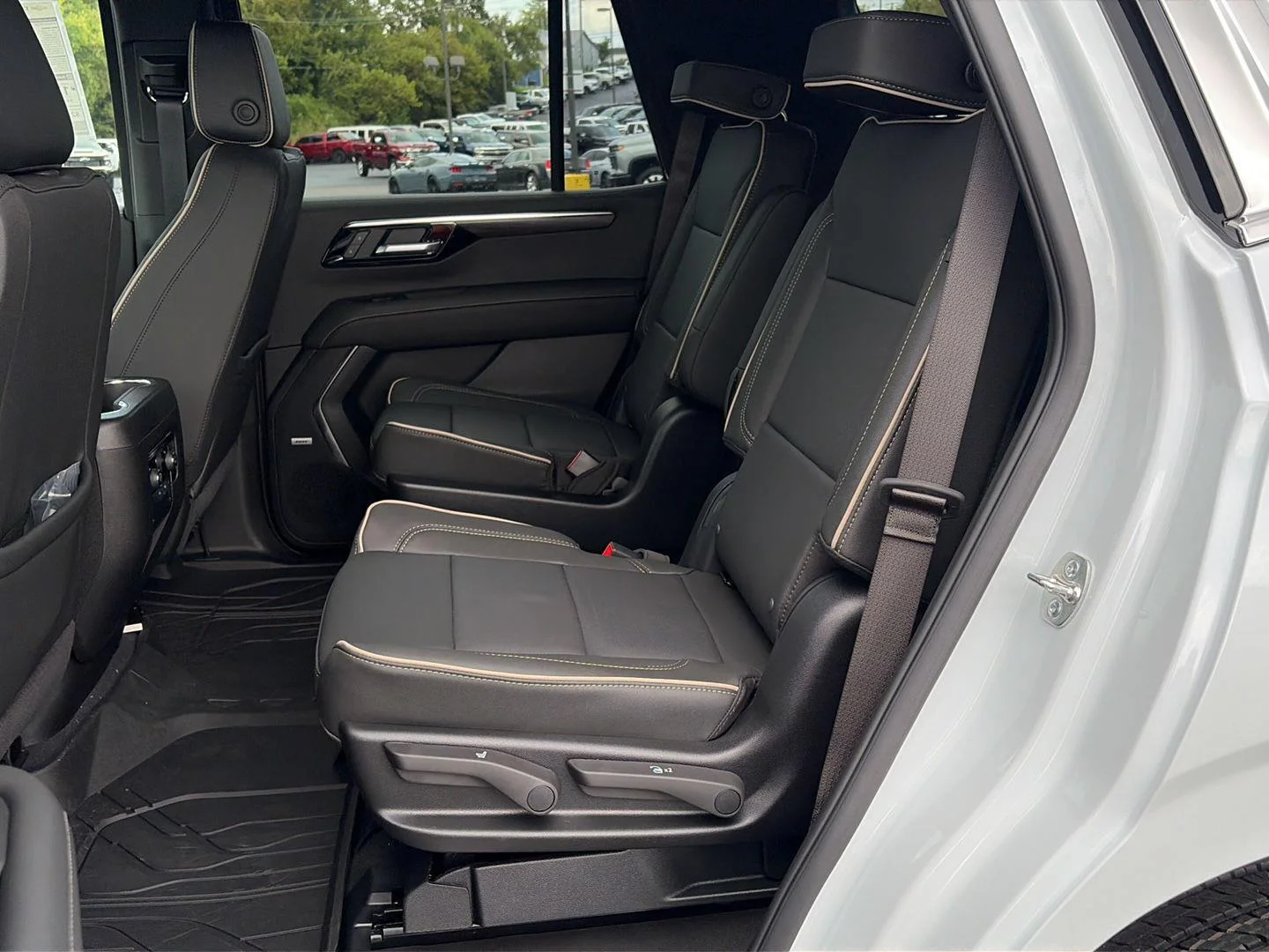 2026 Chevrolet Tahoe Premier - Photo 14