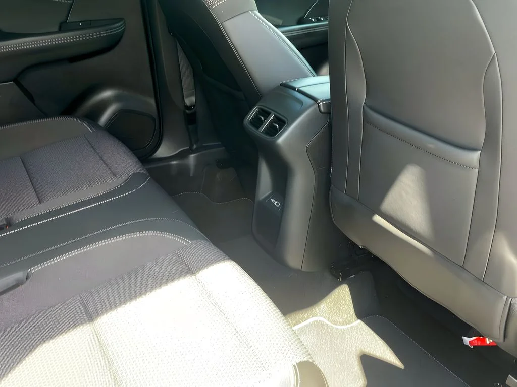 Used 2023 Summit White Buick Preferred image 23