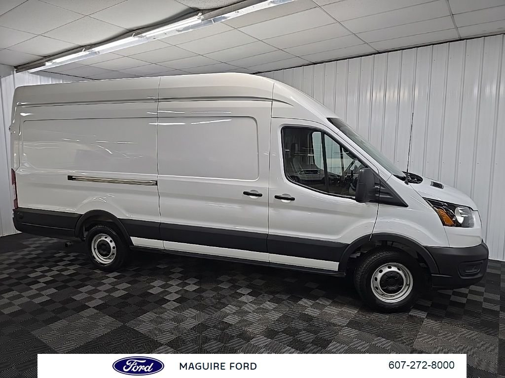 Used 2025 White Ford Base image 1