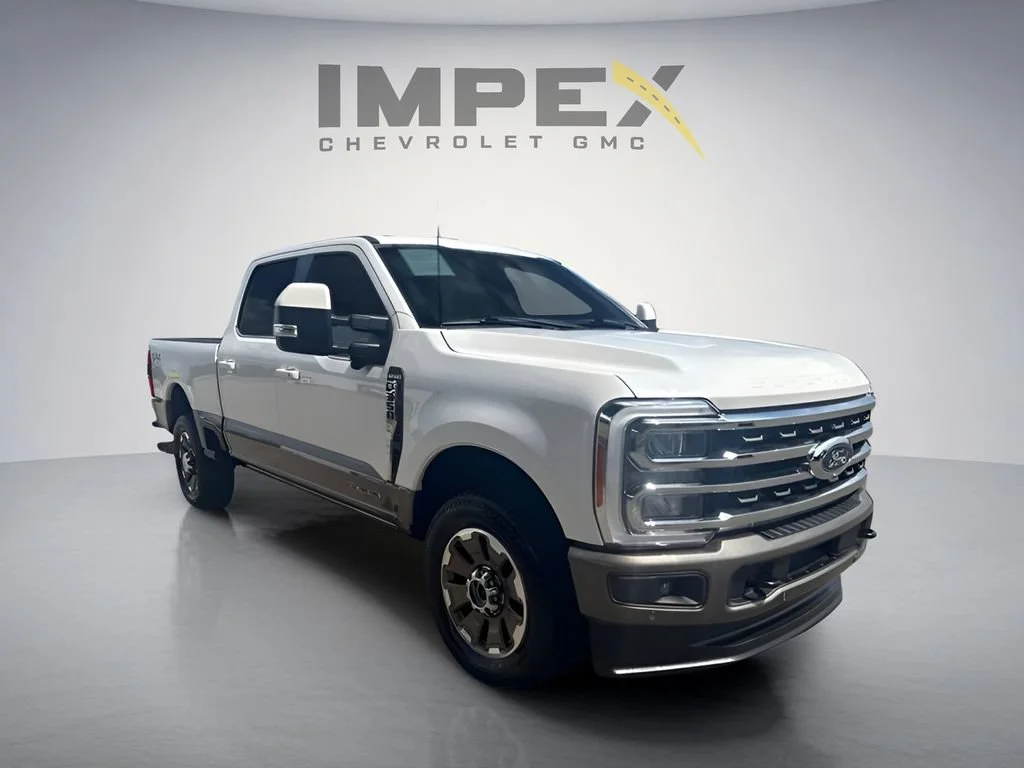 Used 2023  Ford XL image 7