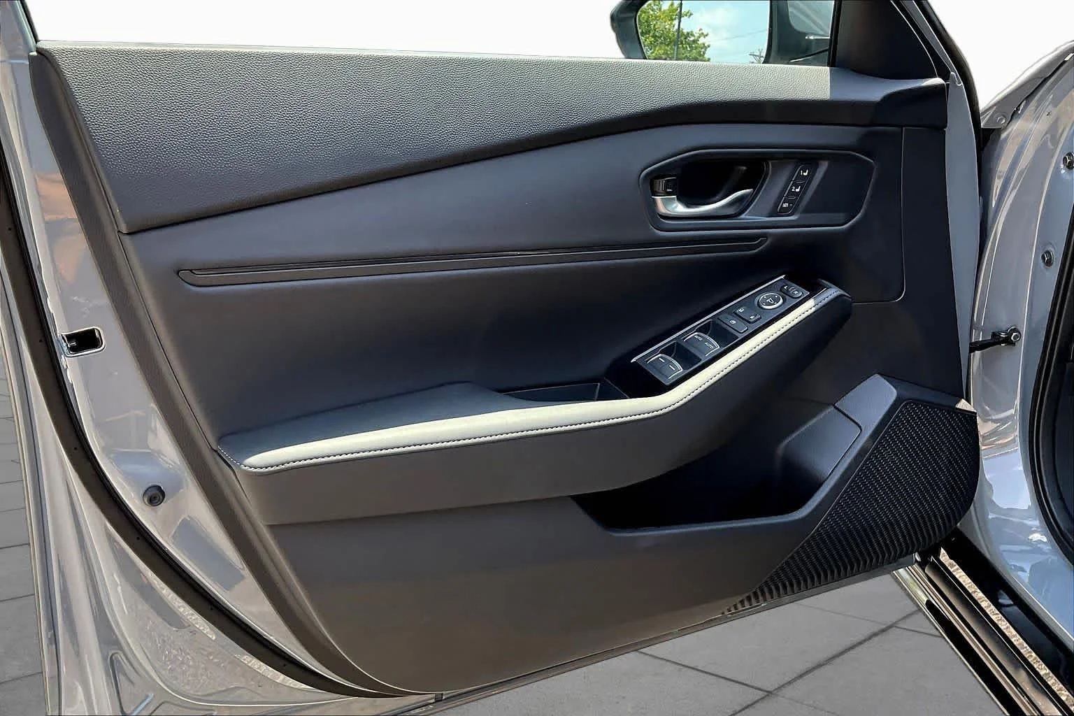 New 2026 Urban Gray Pearl Honda Touring image 10