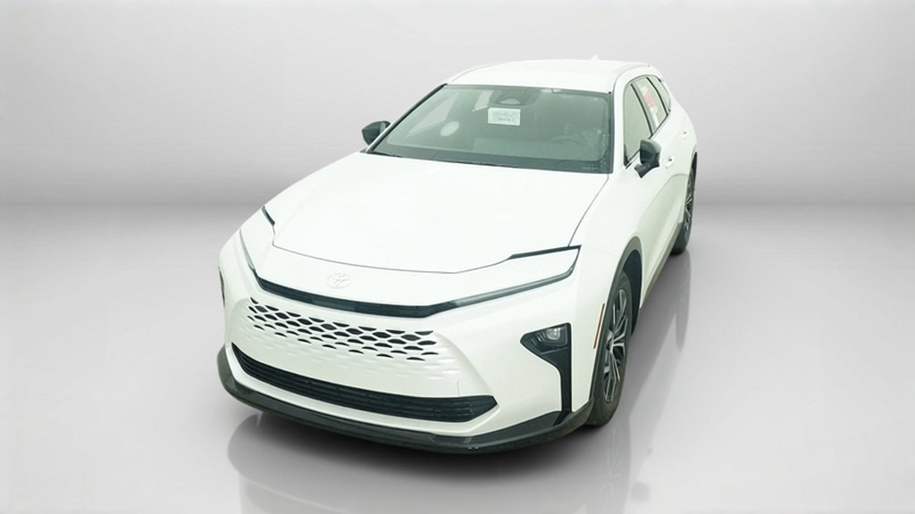 New 2026 Oxygen White Toyota XLE image 10