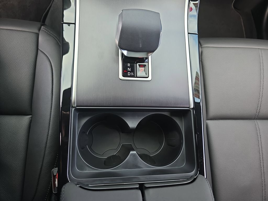 New 2026 Arroios Grey Land Rover Dynamic SE image 25