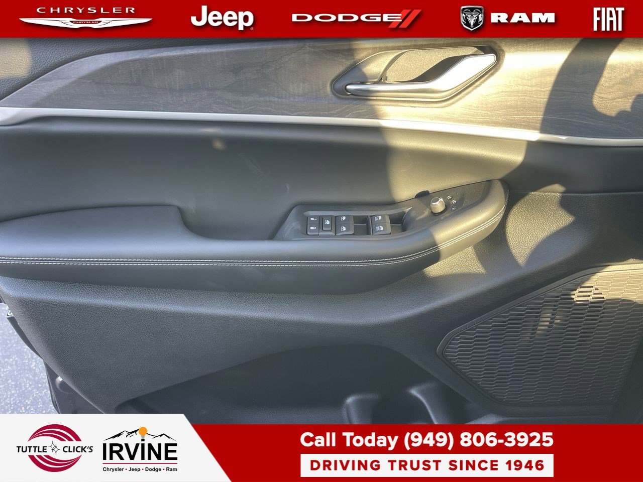 New 2026 Baltic Gray Metallic Clear-Coat Exterior Paint Jeep Laredo Altitude image 20