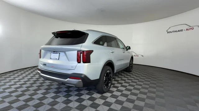 New 2026 Ivory Silver Kia S image 8