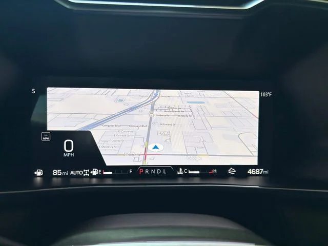 Used 2025  GMC Elevation image 8
