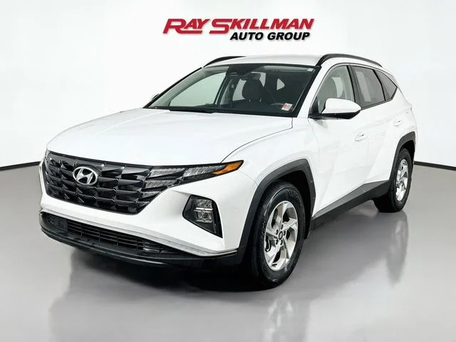 Used 2024 White Hyundai SEL image 3
