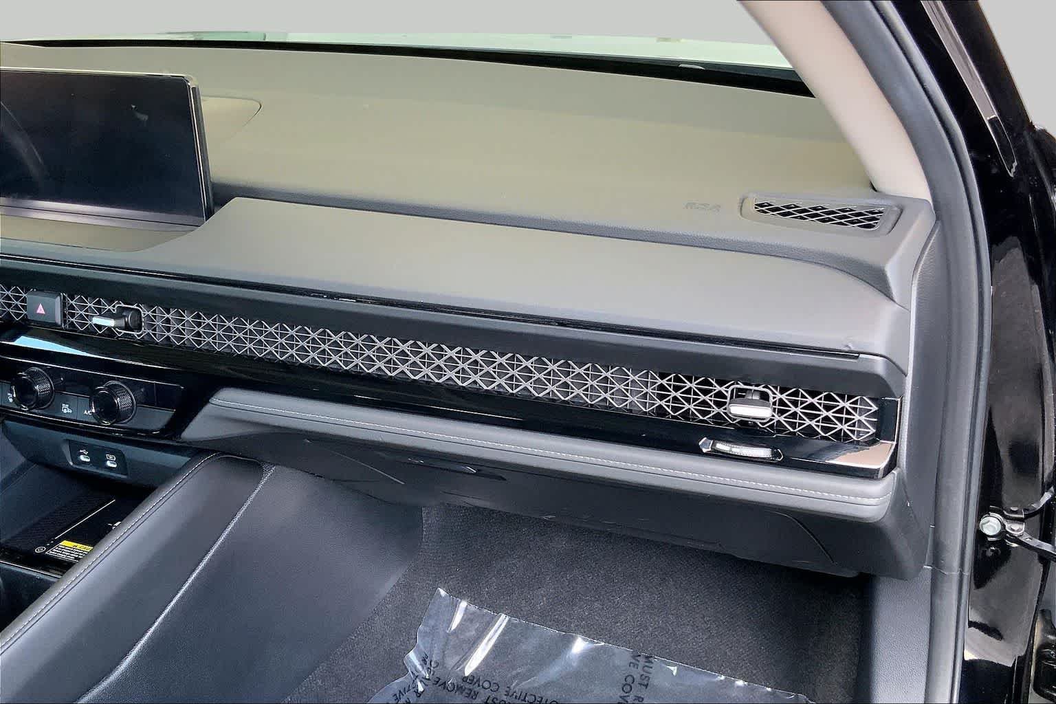 Used 2024 Crystal Black Pearl Honda Touring image 19