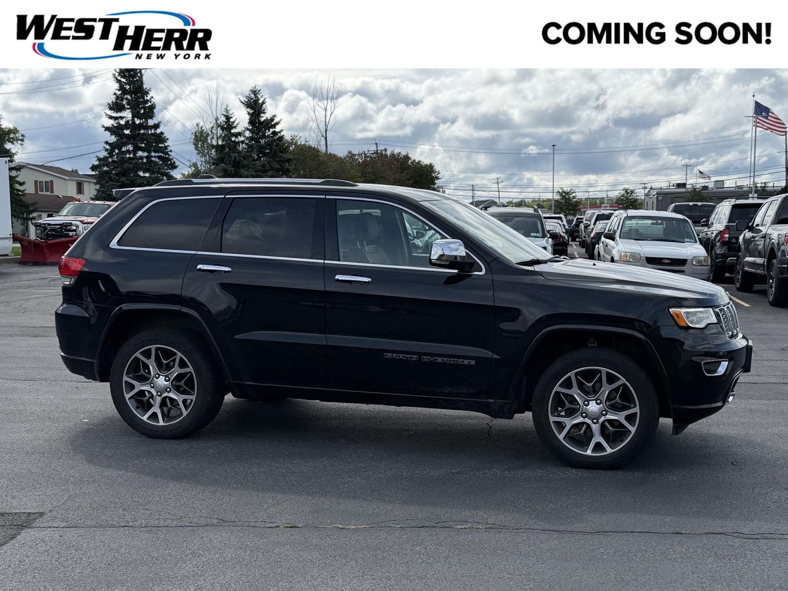 Used 2020 Diamond Black Crystal Pearlcoat Jeep Overland image 1